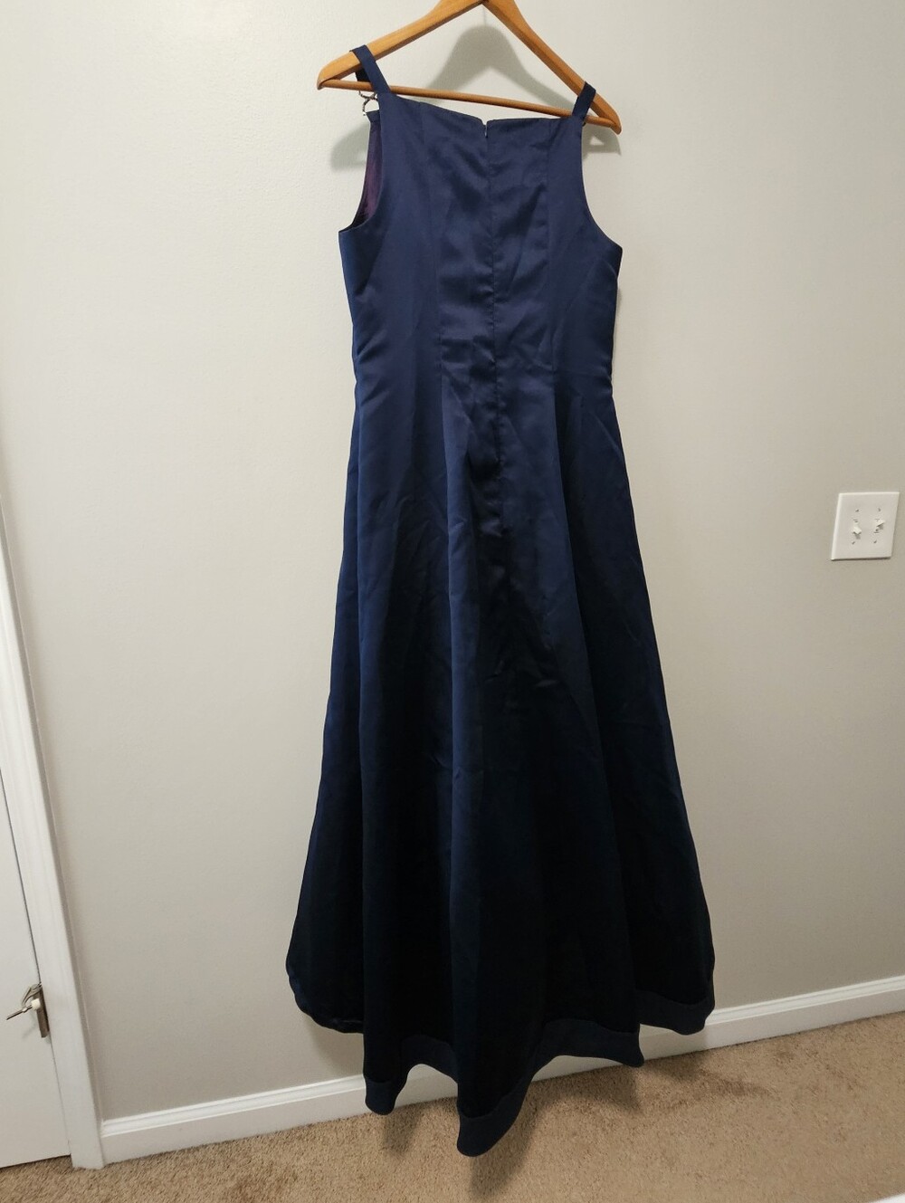 Dress - Picture 6 of 10